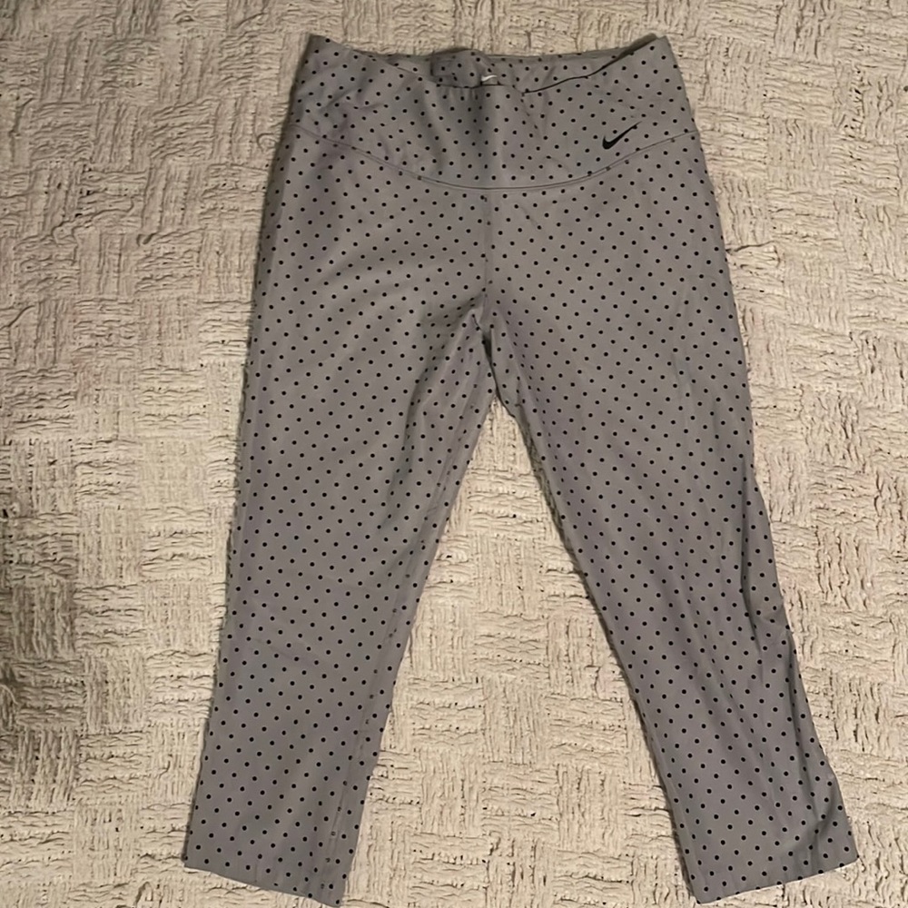 Nike workout capri leggings